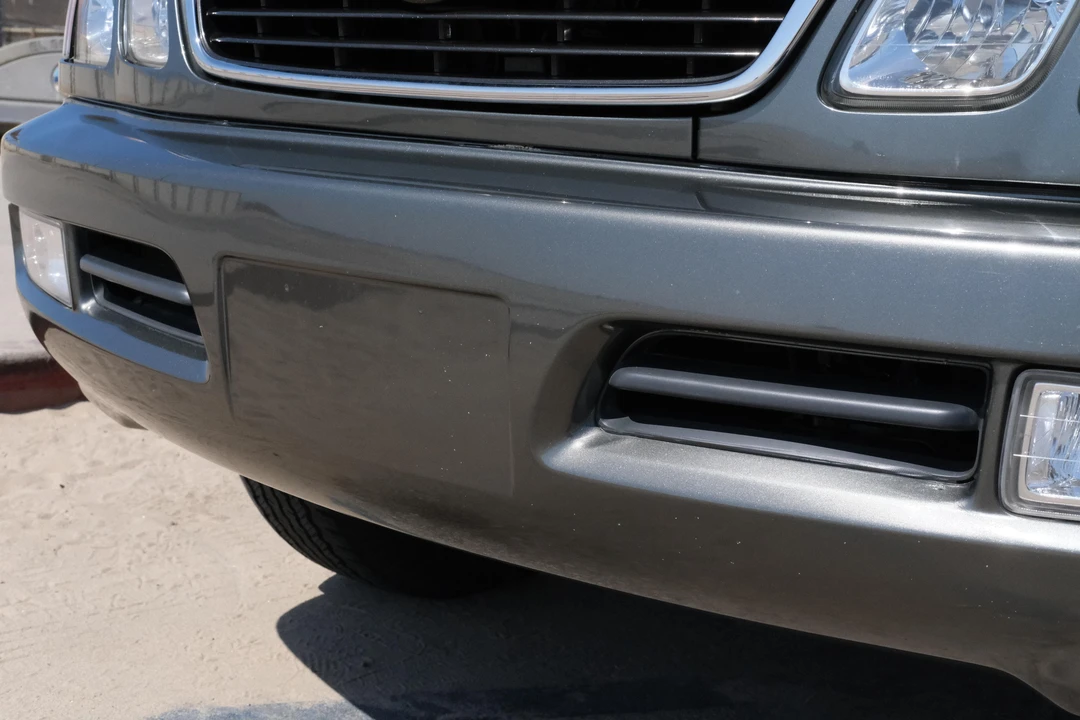 2000 Lexus LX 2nd Gen - Image 15 of 31
