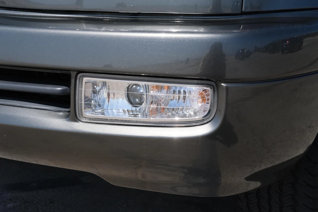 2000 Lexus LX 2nd Gen - Image 18 of 31