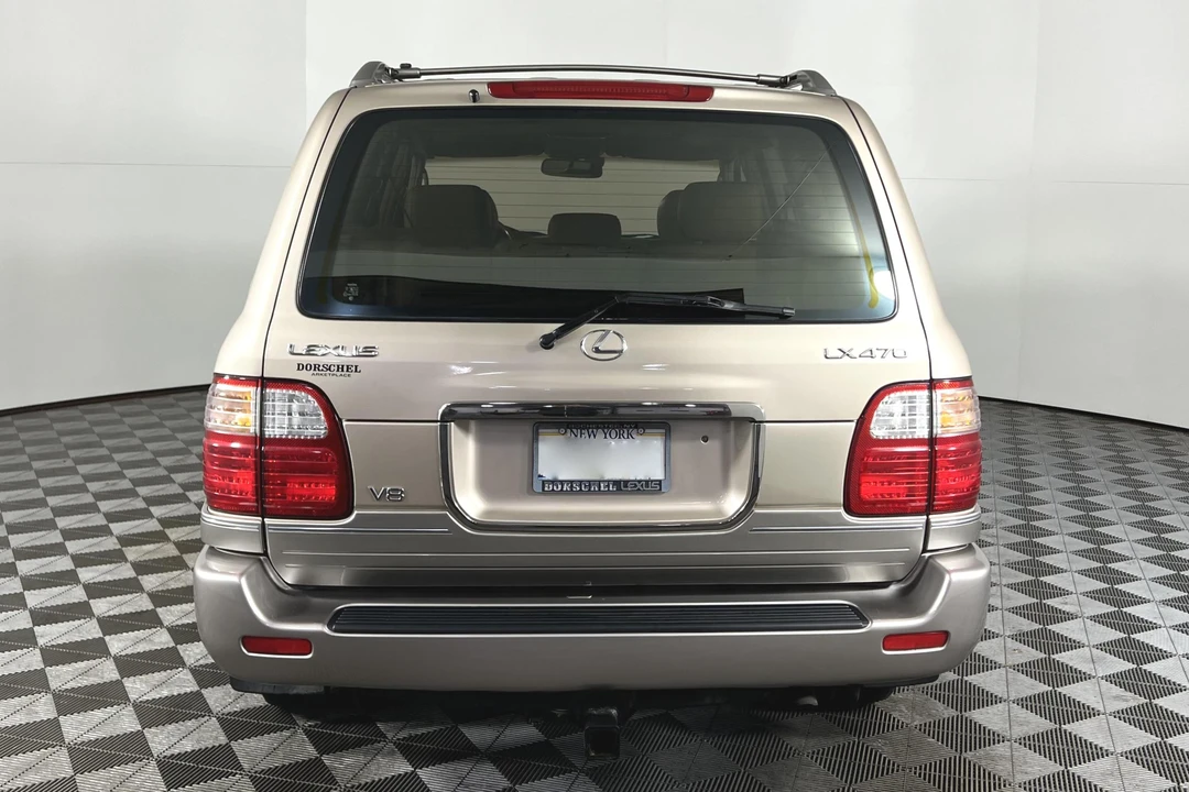 2000 Lexus LX 2nd Gen - Image 5 of 31