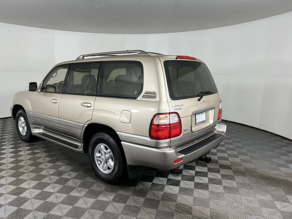 2000 Lexus LX 2nd Gen - Image 12 of 31