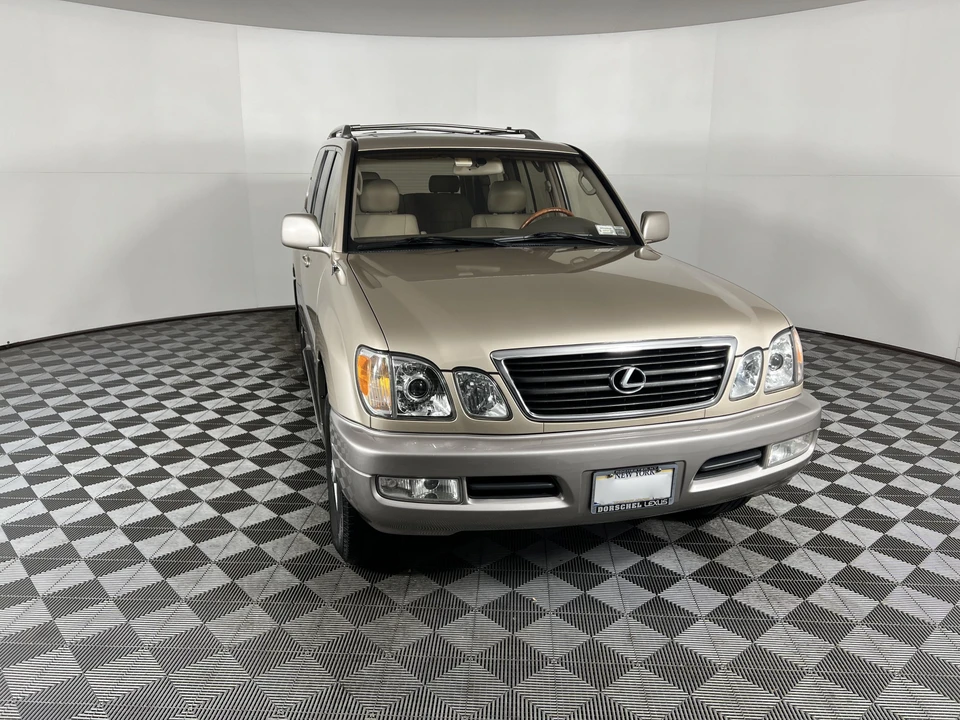 2000 Lexus LX 2nd Gen - Image 27 of 31