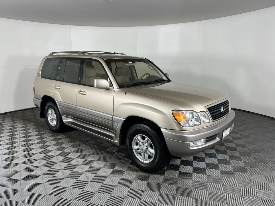 2000 Lexus LX 2nd Gen - Image 24 of 31