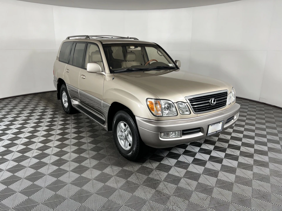 2000 Lexus LX 2nd Gen - Image 25 of 31