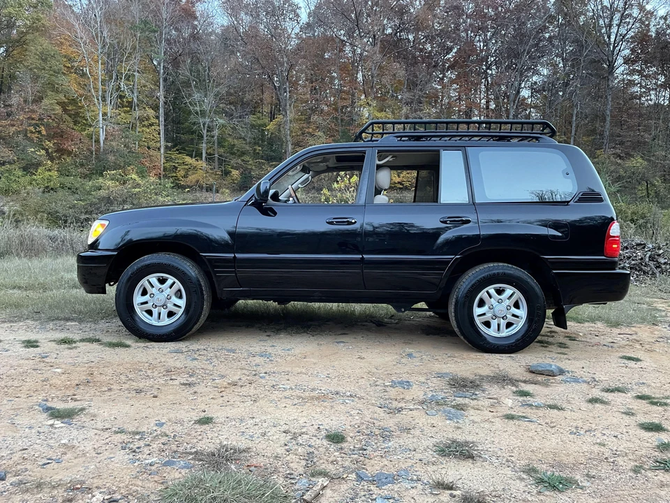 2000 Lexus LX 2nd Gen - Image 15 of 31