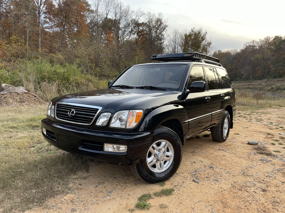 2000 Lexus LX 2nd Gen - Image 11 of 31