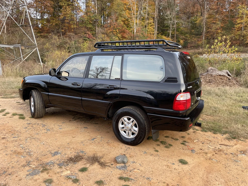 2000 Lexus LX 2nd Gen - Image 16 of 31
