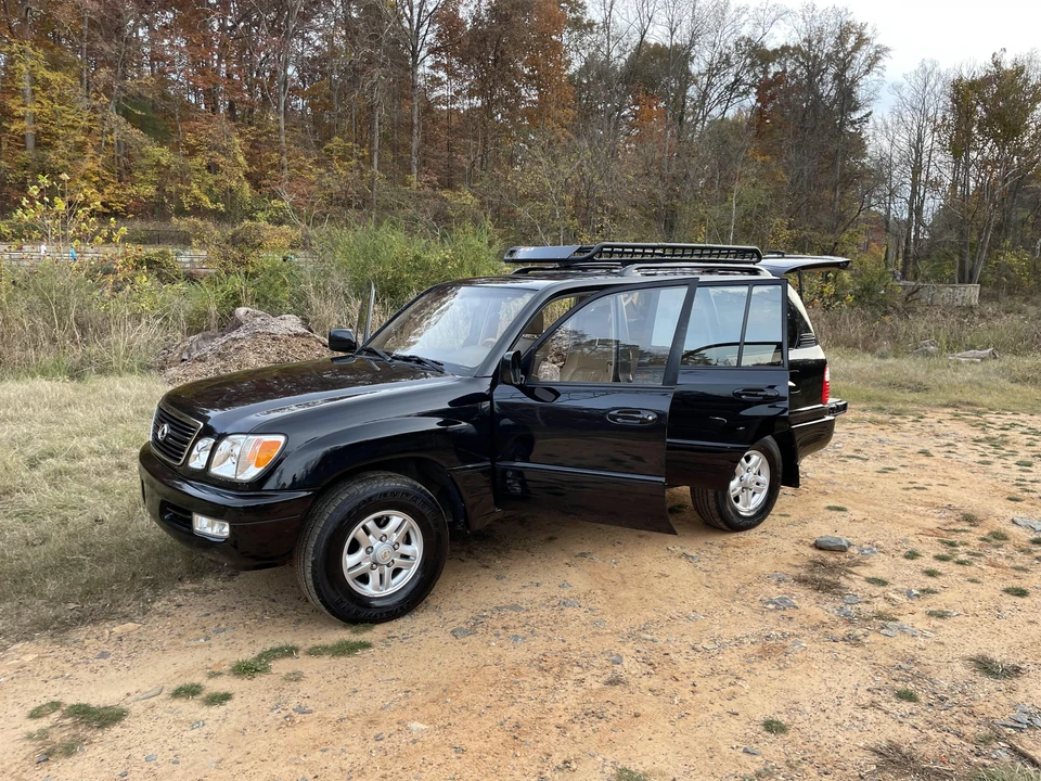 2000 Lexus LX 2nd Gen - Image 28 of 31