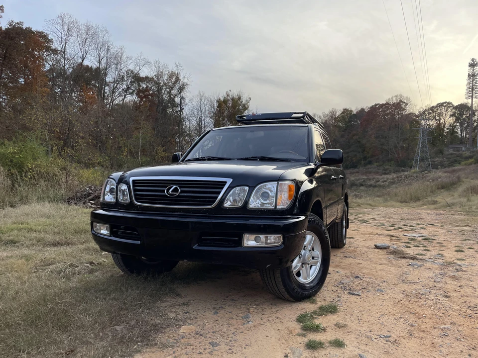 2000 Lexus LX 2nd Gen - Image 9 of 31