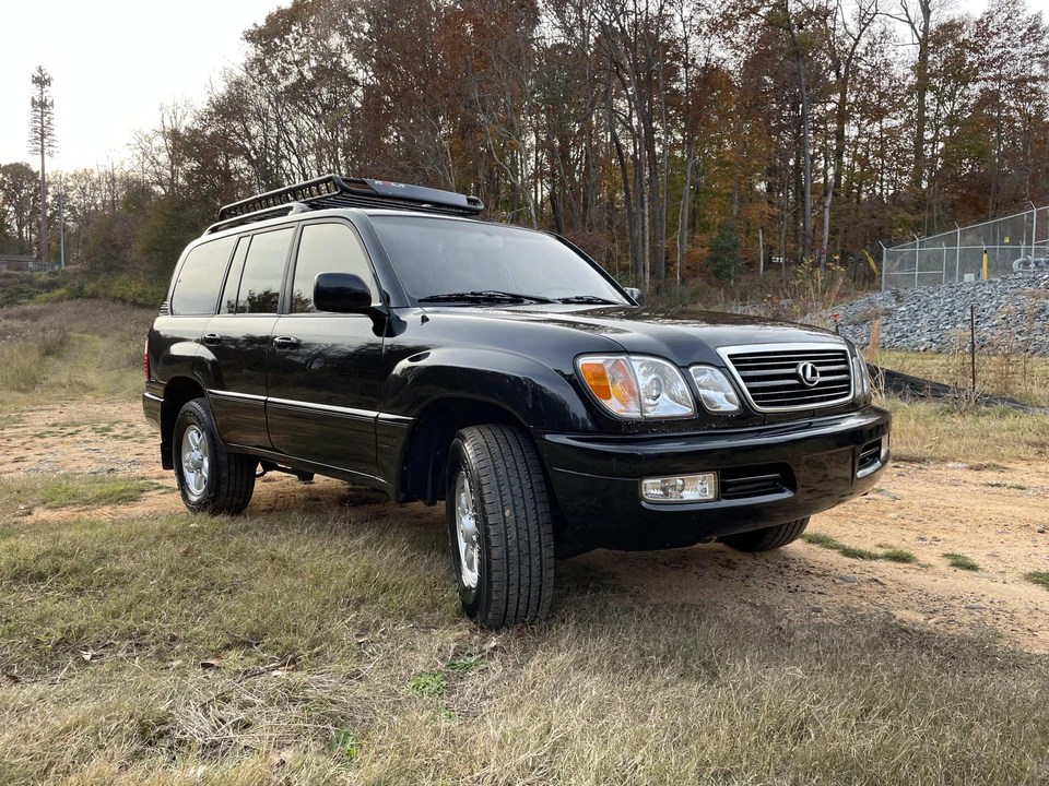 2000 Lexus LX 2nd Gen - Image 25 of 31