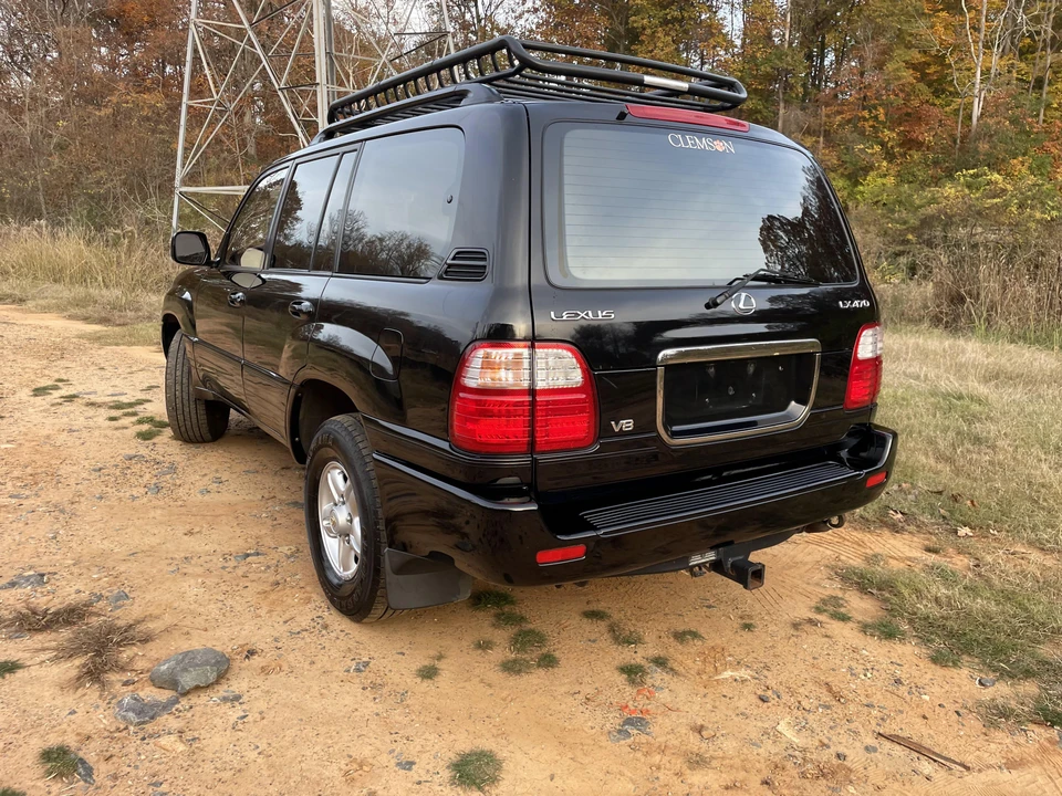 2000 Lexus LX 2nd Gen - Image 18 of 31