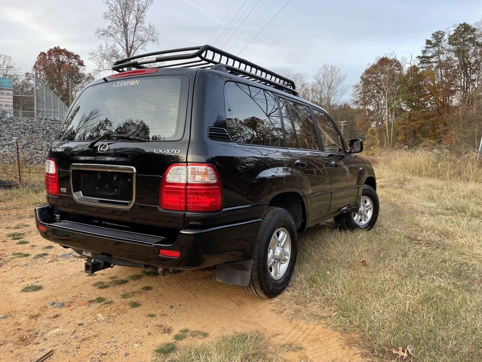 2000 Lexus LX 2nd Gen - Image 22 of 31
