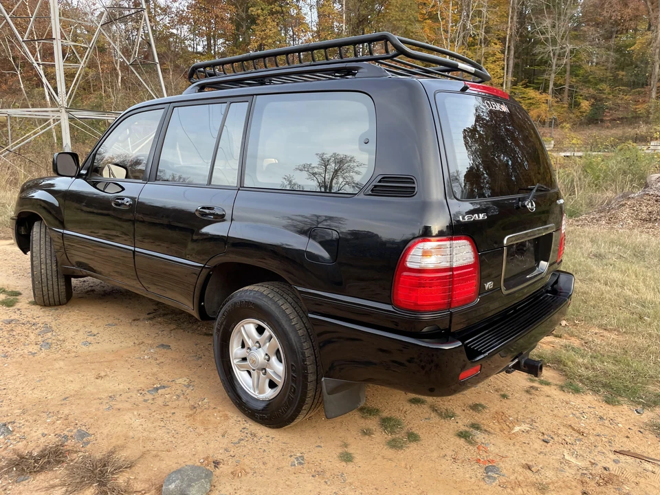 2000 Lexus LX 2nd Gen - Image 17 of 31