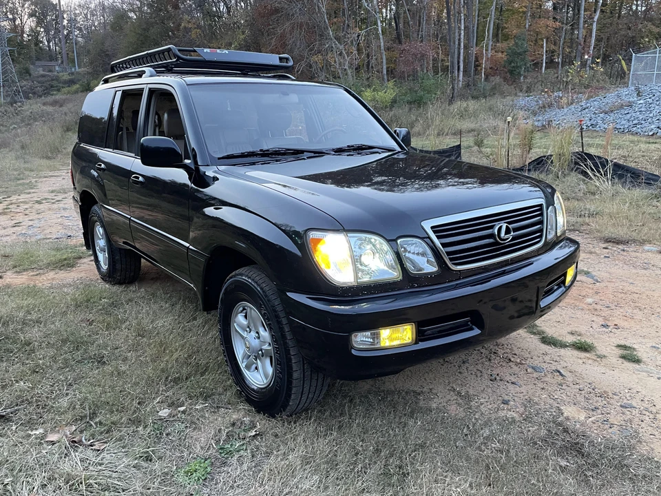 2000 Lexus LX 2nd Gen - Image 26 of 31