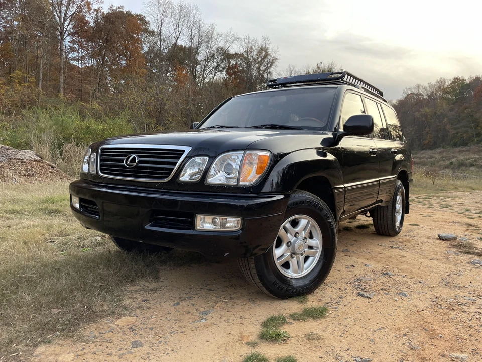 2000 Lexus LX 2nd Gen - Image 10 of 31