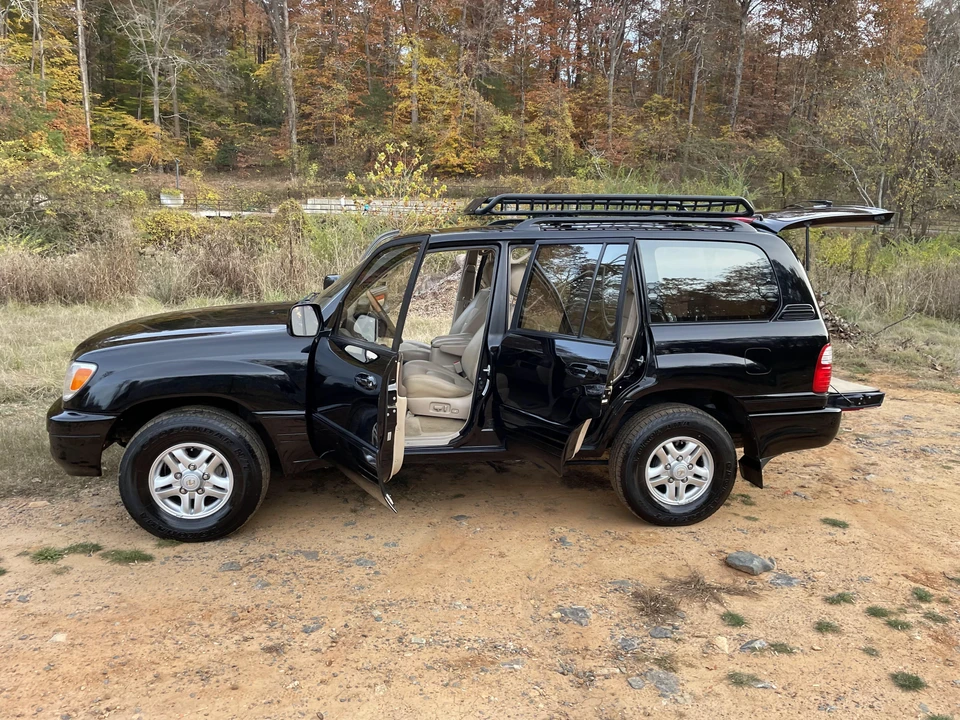 2000 Lexus LX 2nd Gen - Image 29 of 31