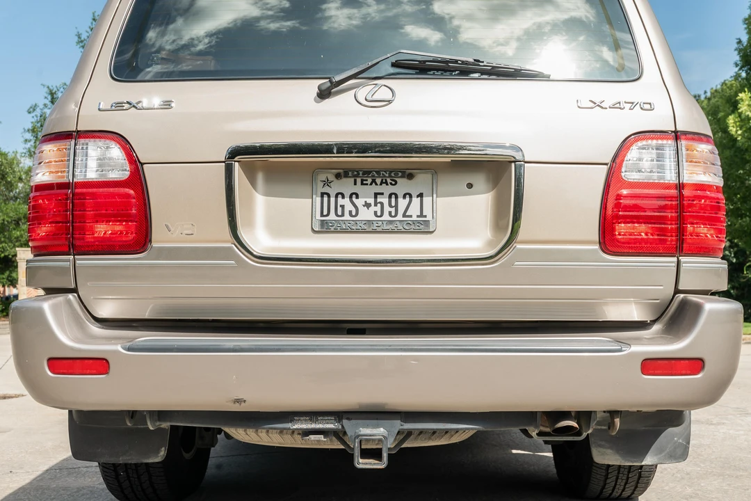 2000 Lexus LX 2nd Gen - Image 27 of 31