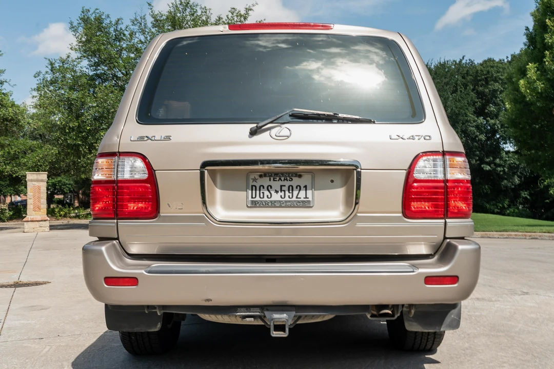 2000 Lexus LX 2nd Gen - Image 8 of 31