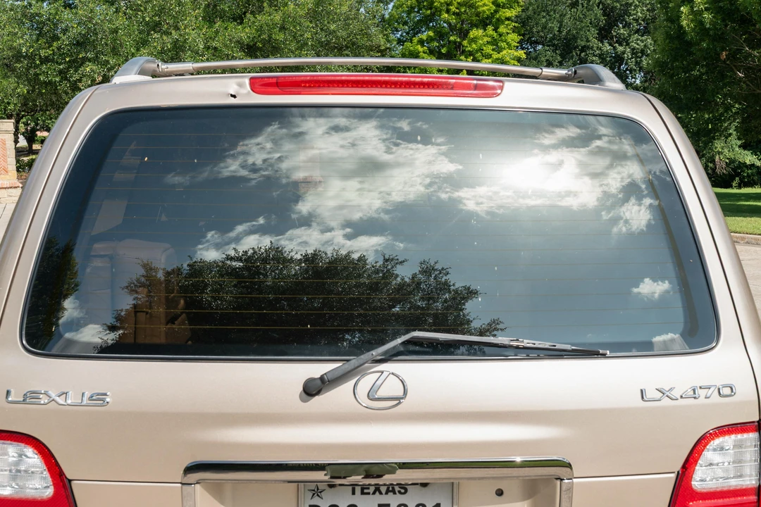 2000 Lexus LX 2nd Gen - Image 28 of 31