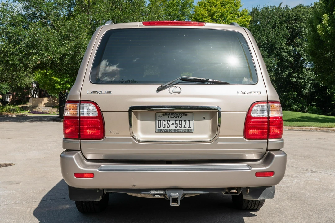 2000 Lexus LX 2nd Gen - Image 5 of 31