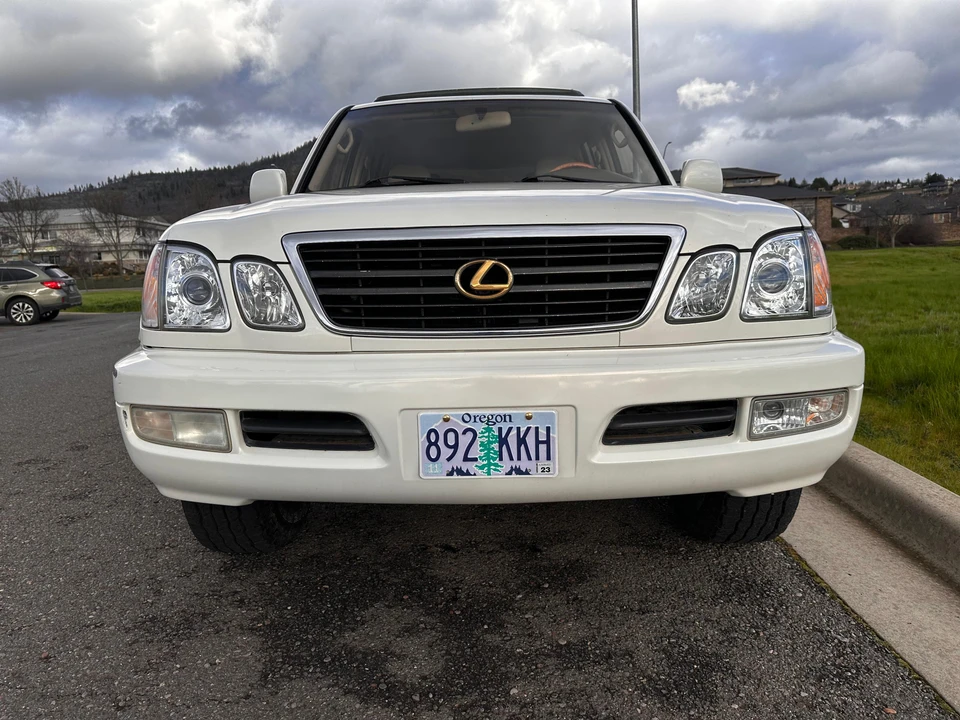 2000 Lexus LX 2nd Gen - Image 7 of 31
