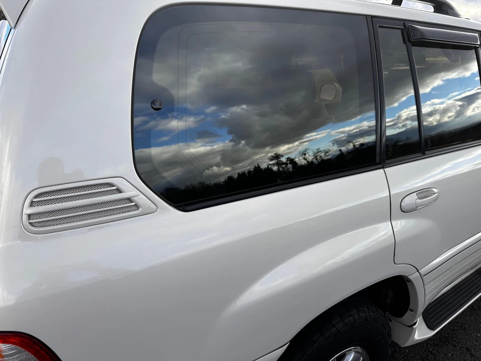 2000 Lexus LX 2nd Gen - Image 31 of 31