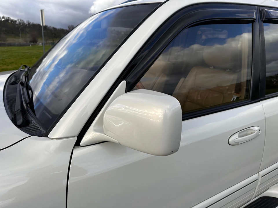 2000 Lexus LX 2nd Gen - Image 19 of 31