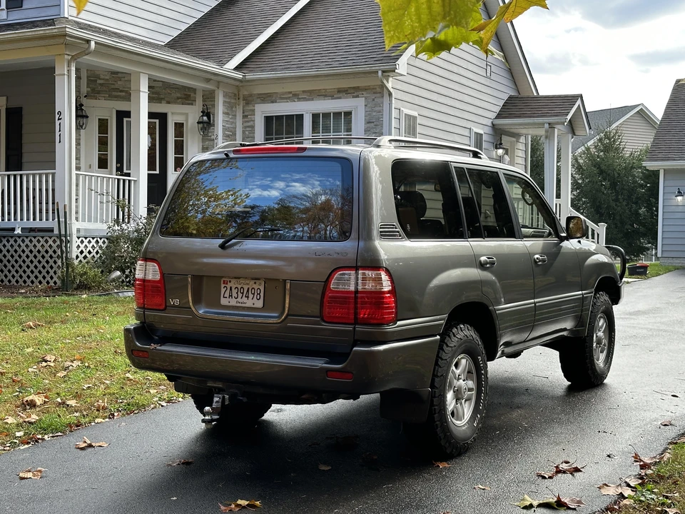 2000 Lexus LX 2nd Gen - Image 24 of 31