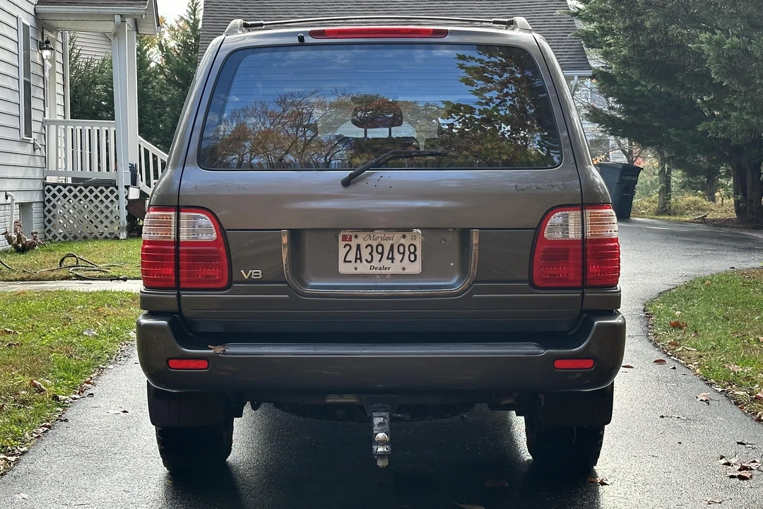 2000 Lexus LX 2nd Gen - Image 5 of 31