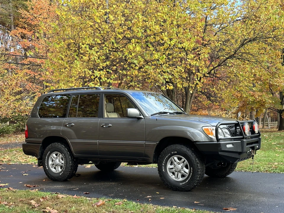 2000 Lexus LX 2nd Gen - Image 27 of 31