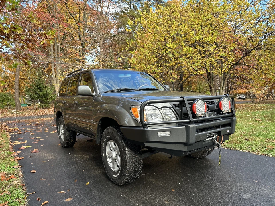 2000 Lexus LX 2nd Gen - Image 31 of 31