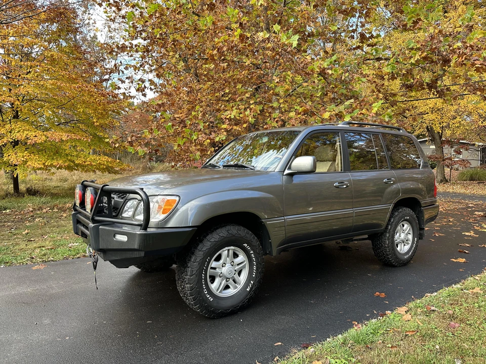 2000 Lexus LX 2nd Gen - Image 12 of 31