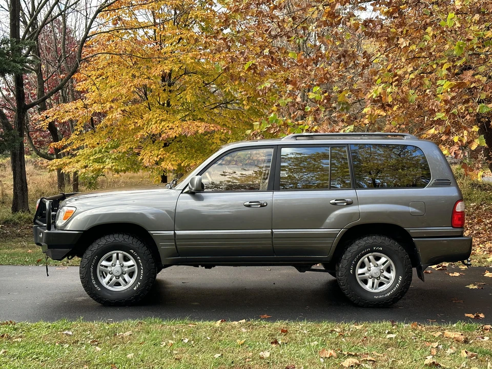 2000 Lexus LX 2nd Gen - Image 15 of 31