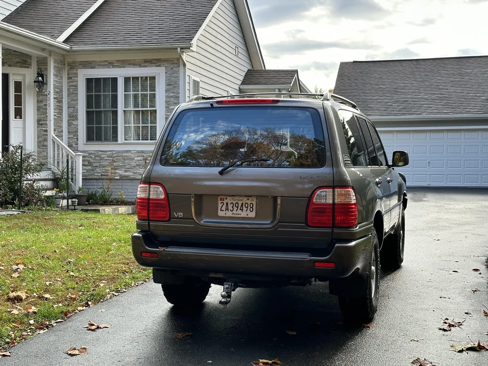 2000 Lexus LX 2nd Gen - Image 23 of 31