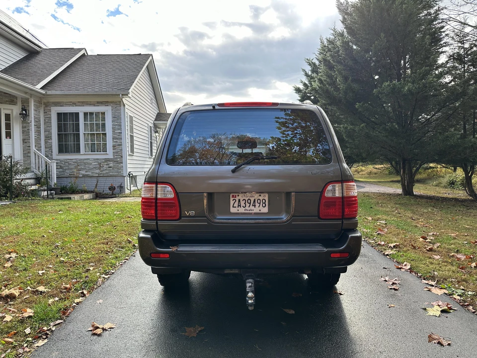 2000 Lexus LX 2nd Gen - Image 22 of 31