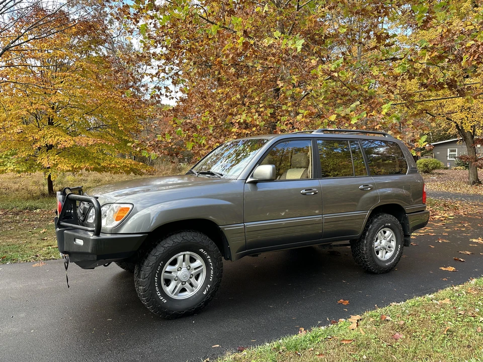 2000 Lexus LX 2nd Gen - Image 13 of 31