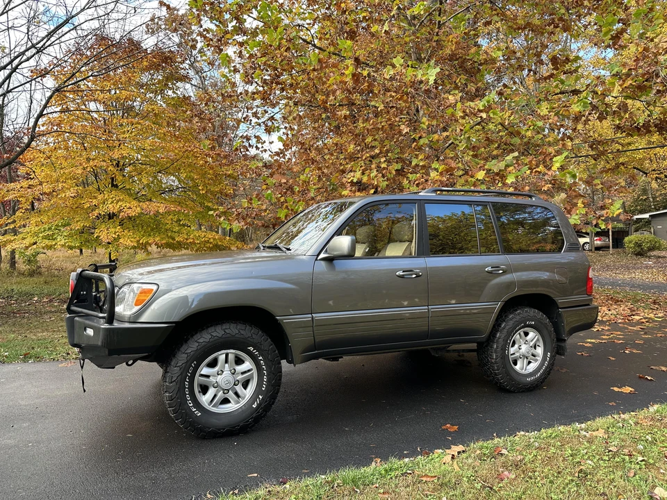 2000 Lexus LX 2nd Gen - Image 14 of 31