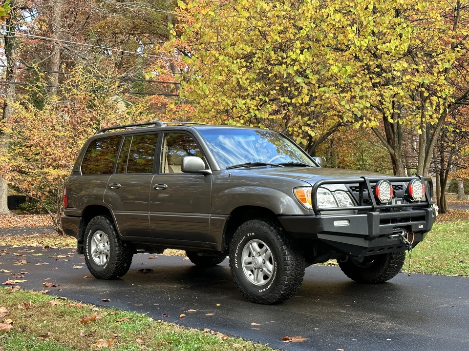 2000 Lexus LX 2nd Gen - Image 29 of 31