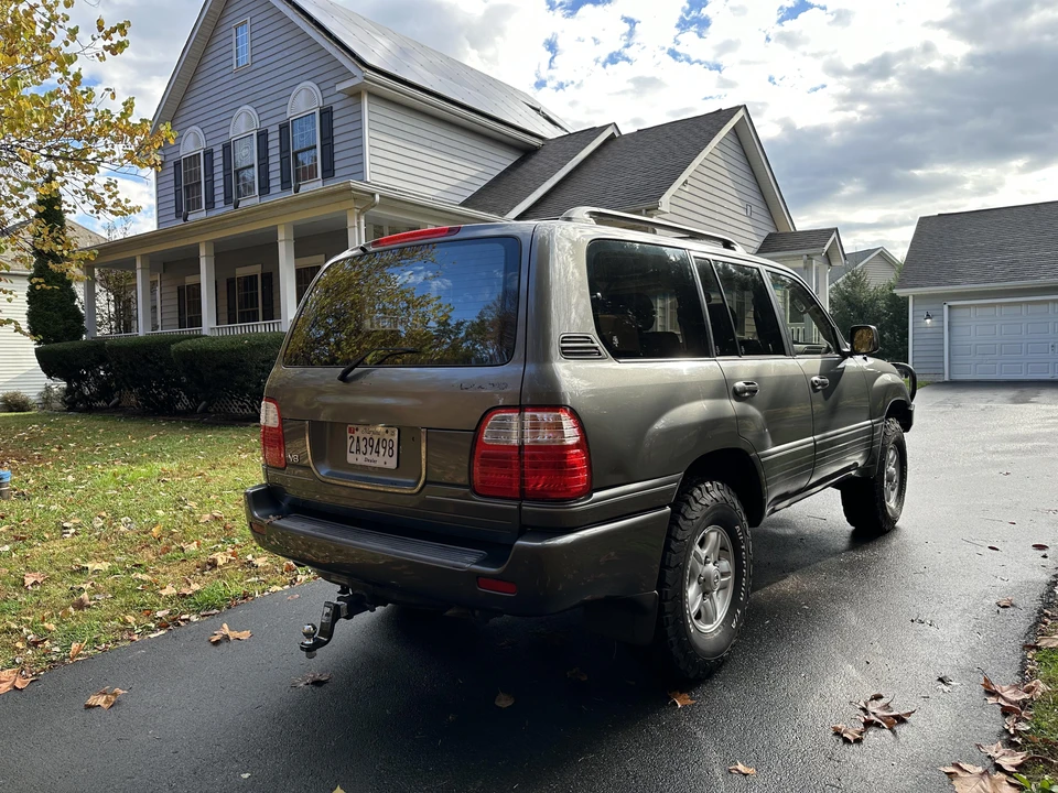 2000 Lexus LX 2nd Gen - Image 25 of 31