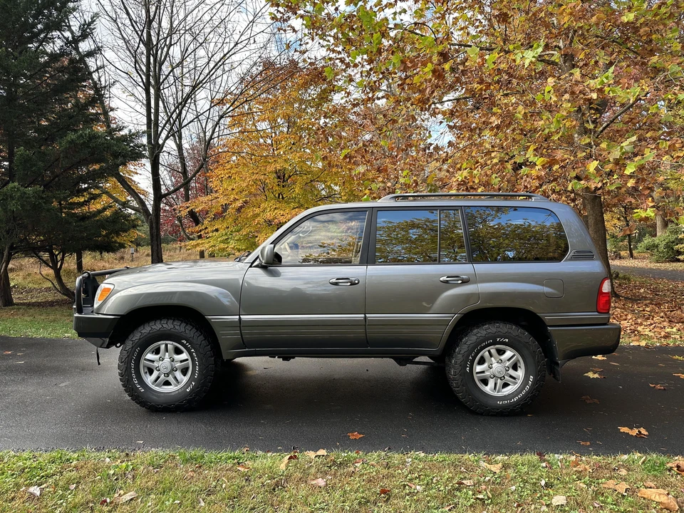 2000 Lexus LX 2nd Gen - Image 16 of 31