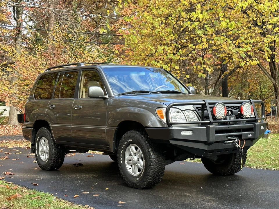 2000 Lexus LX 2nd Gen - Image 30 of 31