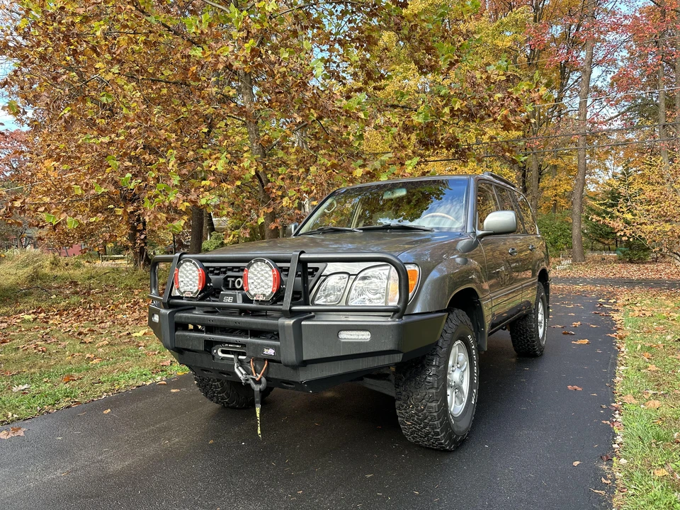 2000 Lexus LX 2nd Gen - Image 9 of 31