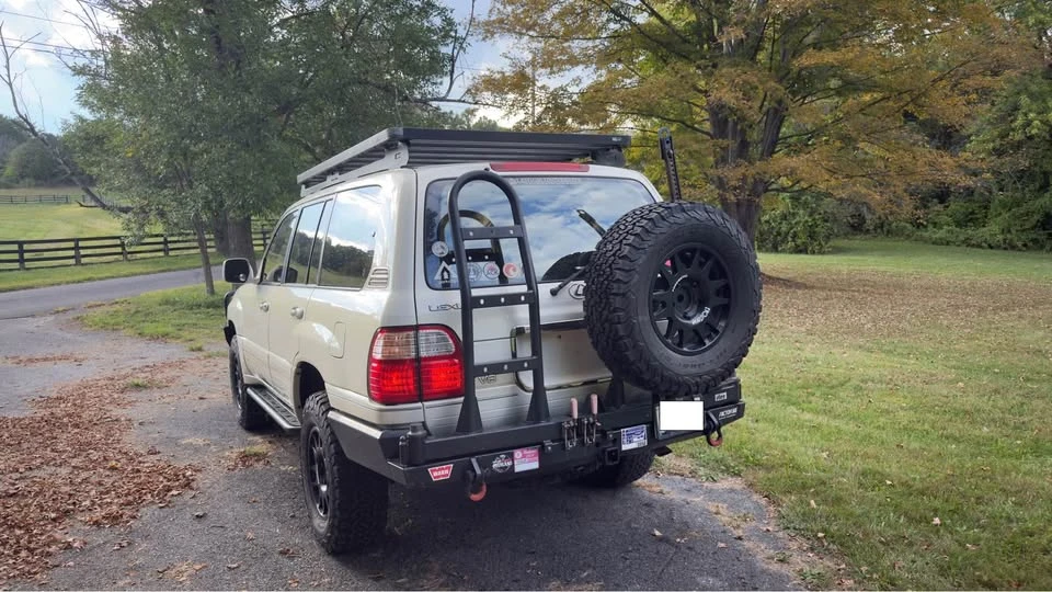 2000 Lexus LX 2nd Gen - Image 5 of 10