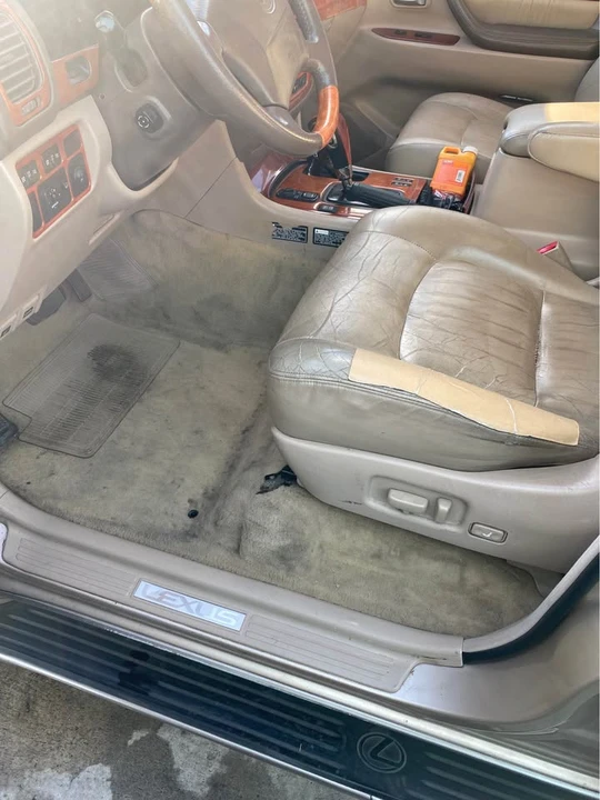 2000 Lexus LX 2nd Gen - Image 11 of 13