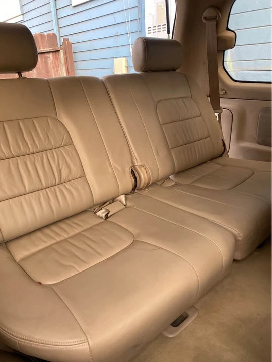 2000 Lexus LX 2nd Gen - Image 9 of 13