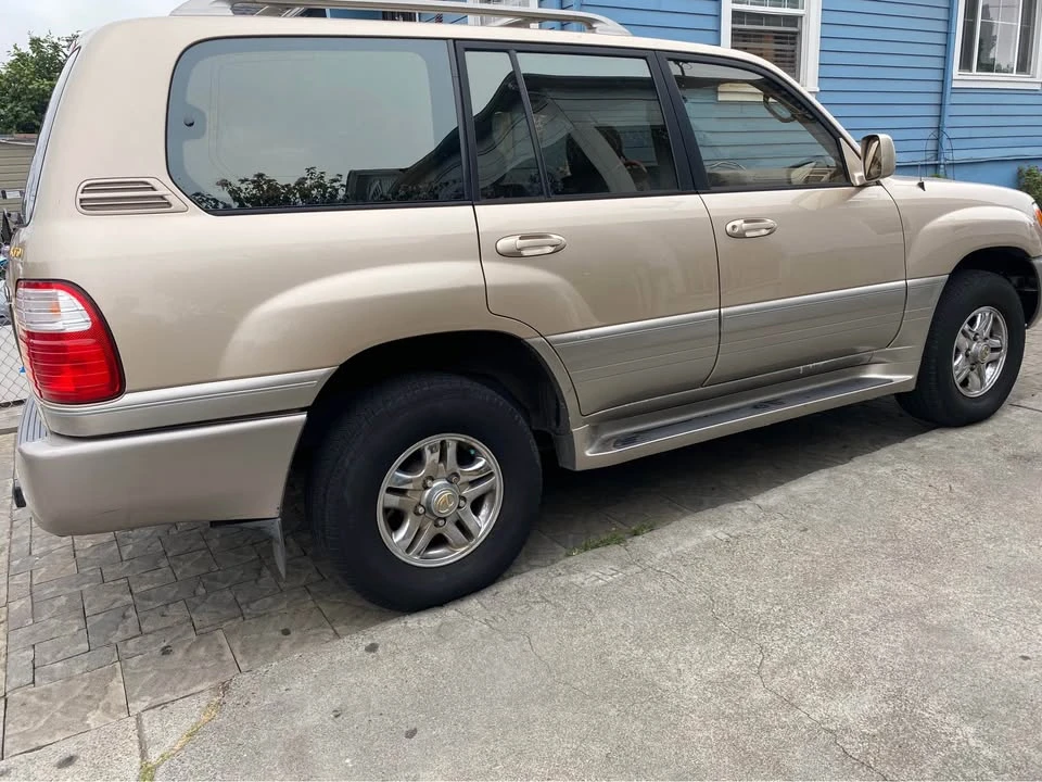 2000 Lexus LX 2nd Gen - Image 5 of 13