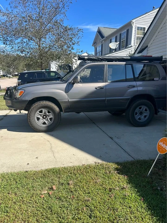 2000 Lexus LX 2nd Gen - Image 2 of 16