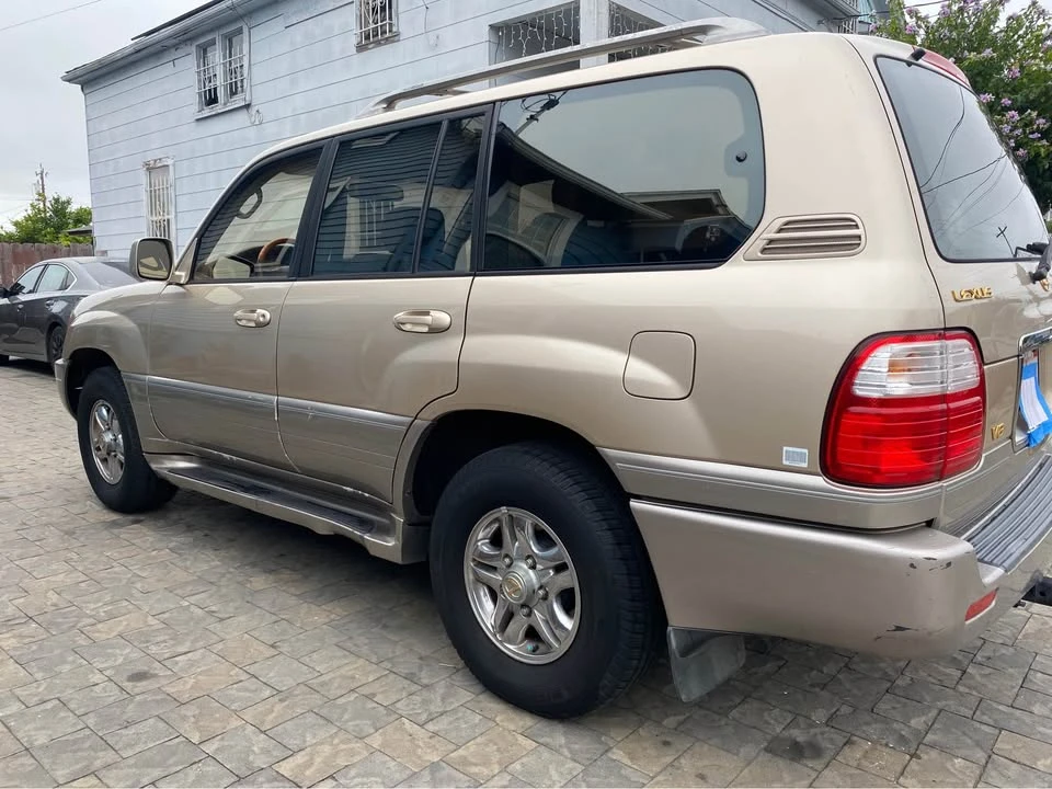 2000 Lexus LX 2nd Gen - Image 4 of 13