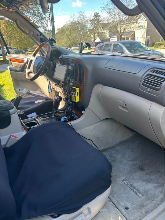 2000 Lexus LX 2nd Gen - Image 11 of 16