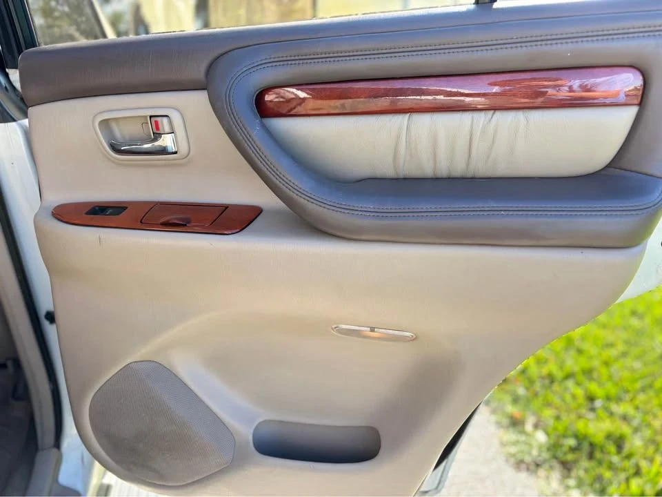 2000 Lexus LX 2nd Gen - Image 12 of 20