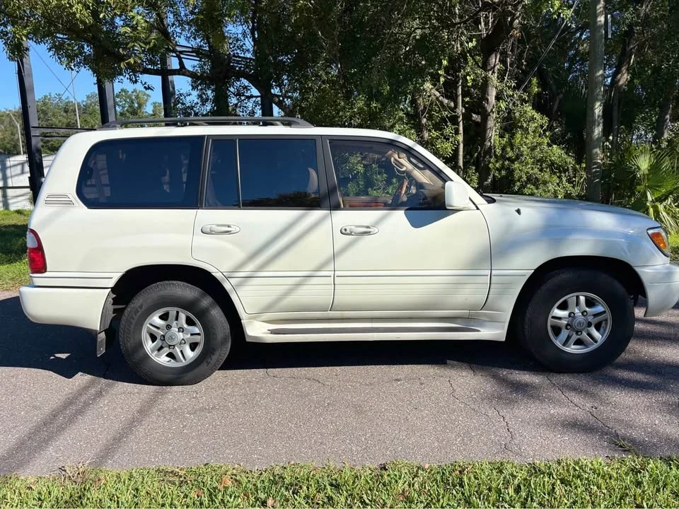 2000 Lexus LX 2nd Gen - Image 5 of 20